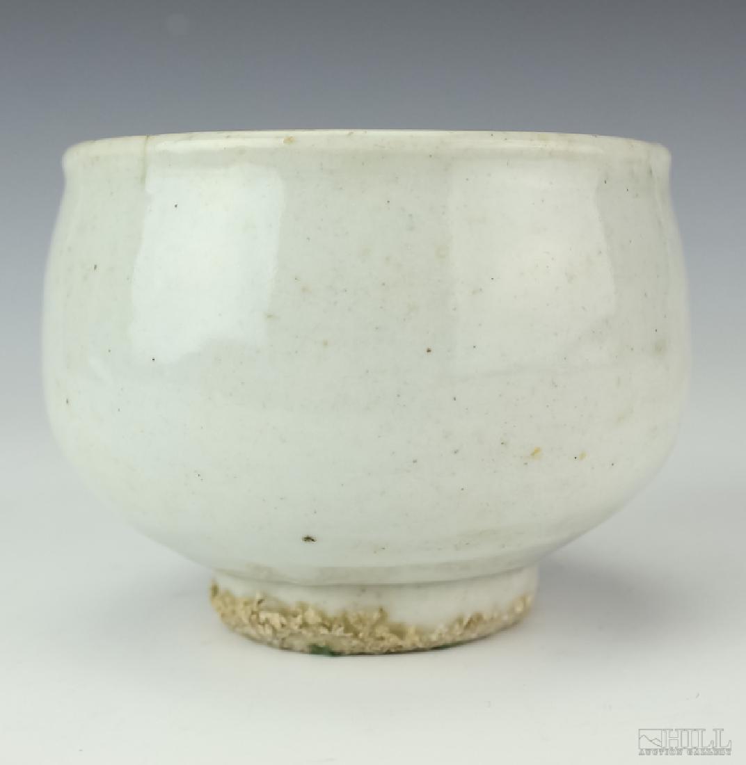 Korean White Glazed Pottery Rice Bowl BASS MUSEUM (1 of 5)