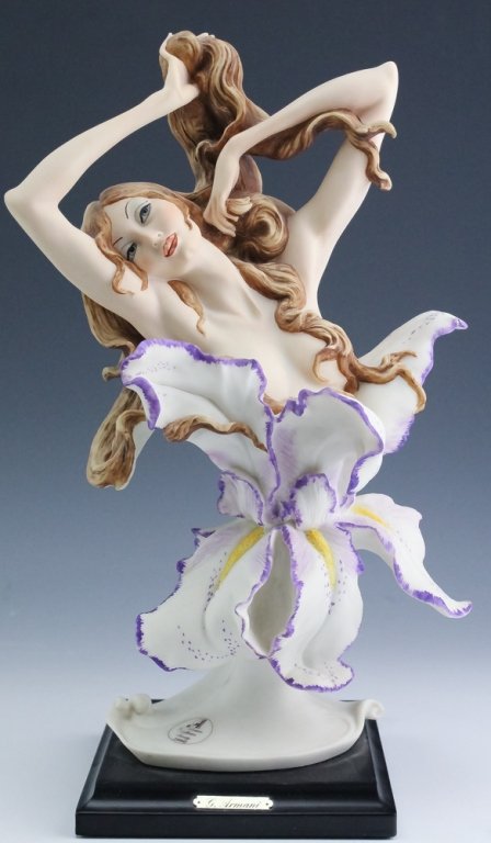 Giuseppe Armani Awakening Society Bust Figurine: Giuseppe Armani 1990 Collector's Society figurine. "Awakening" number 591c. First members only piece. Depicts a beautiful lady with hair covering her nude body. Signed G. Armani. Good condition. Measu