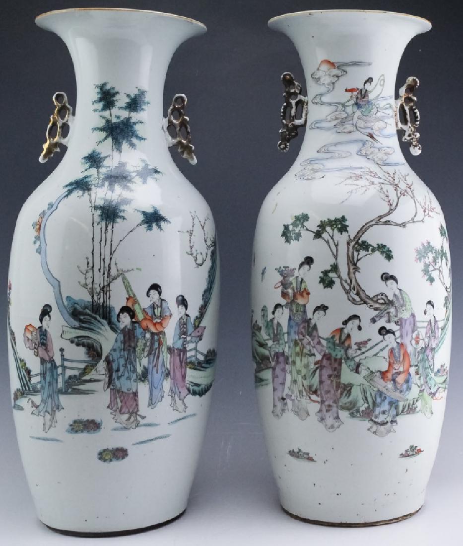 Pair Chinese Export Porcelain Famille Verte Vases (1 of 10)