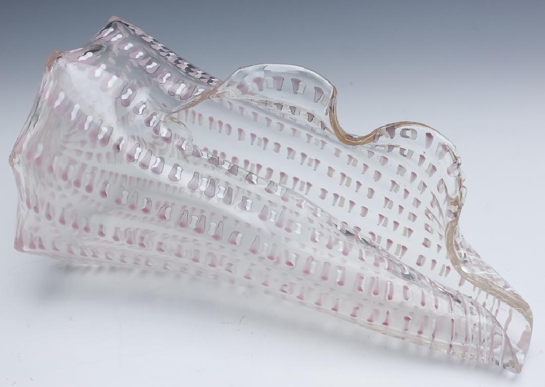 Mystery Artist Signed Studio Art Glass Conch Shell (1 of 9)