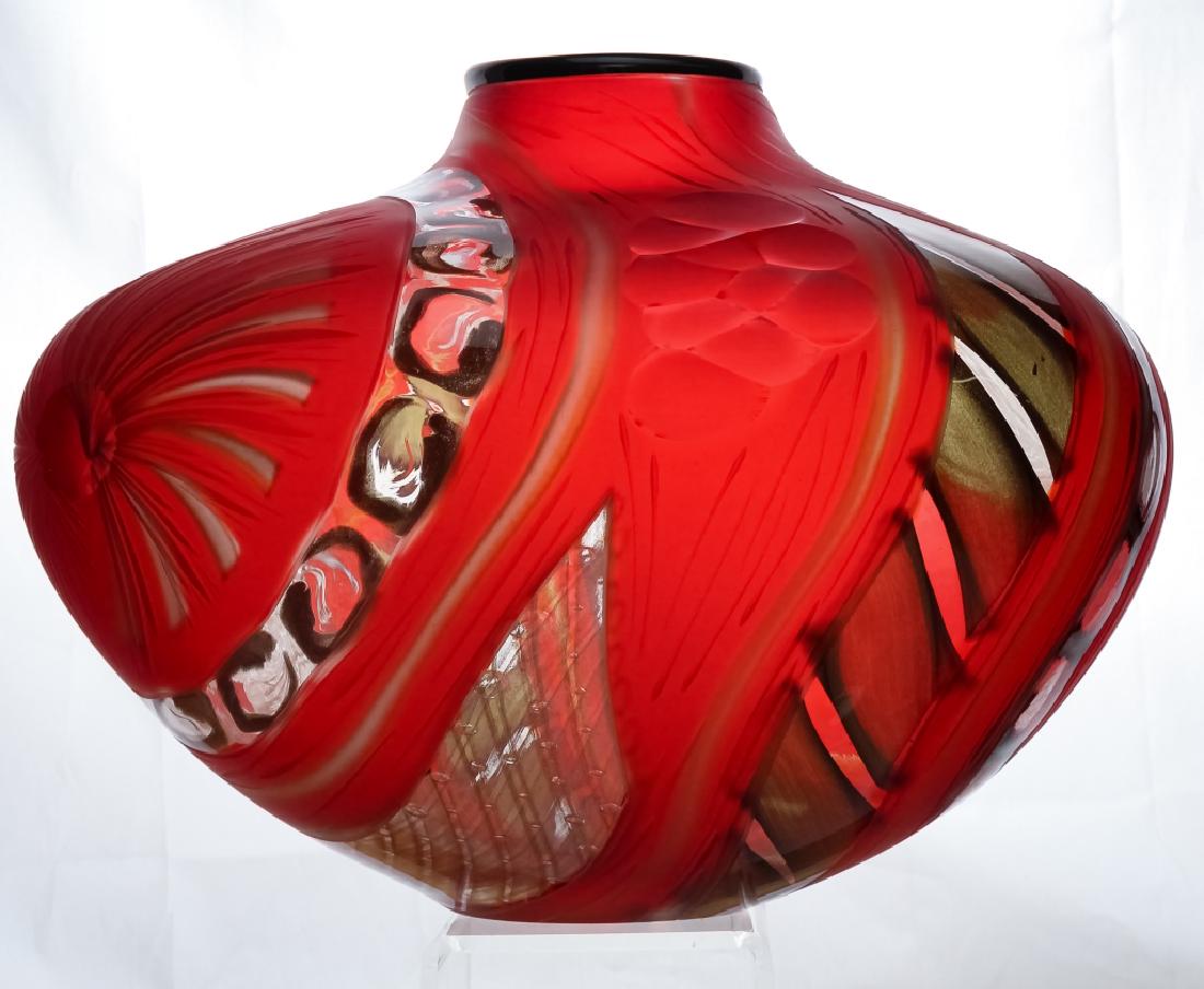 Massimiliano Schiavon Murano Studio Art Glass Vase: Signed original studio art glass vase by Massimilano Schiavon (20th to 21st century Italy) Guaranteed Authentic. Hand crafted of fine quality Italian Murano art glass. Features a virtuoso of technique