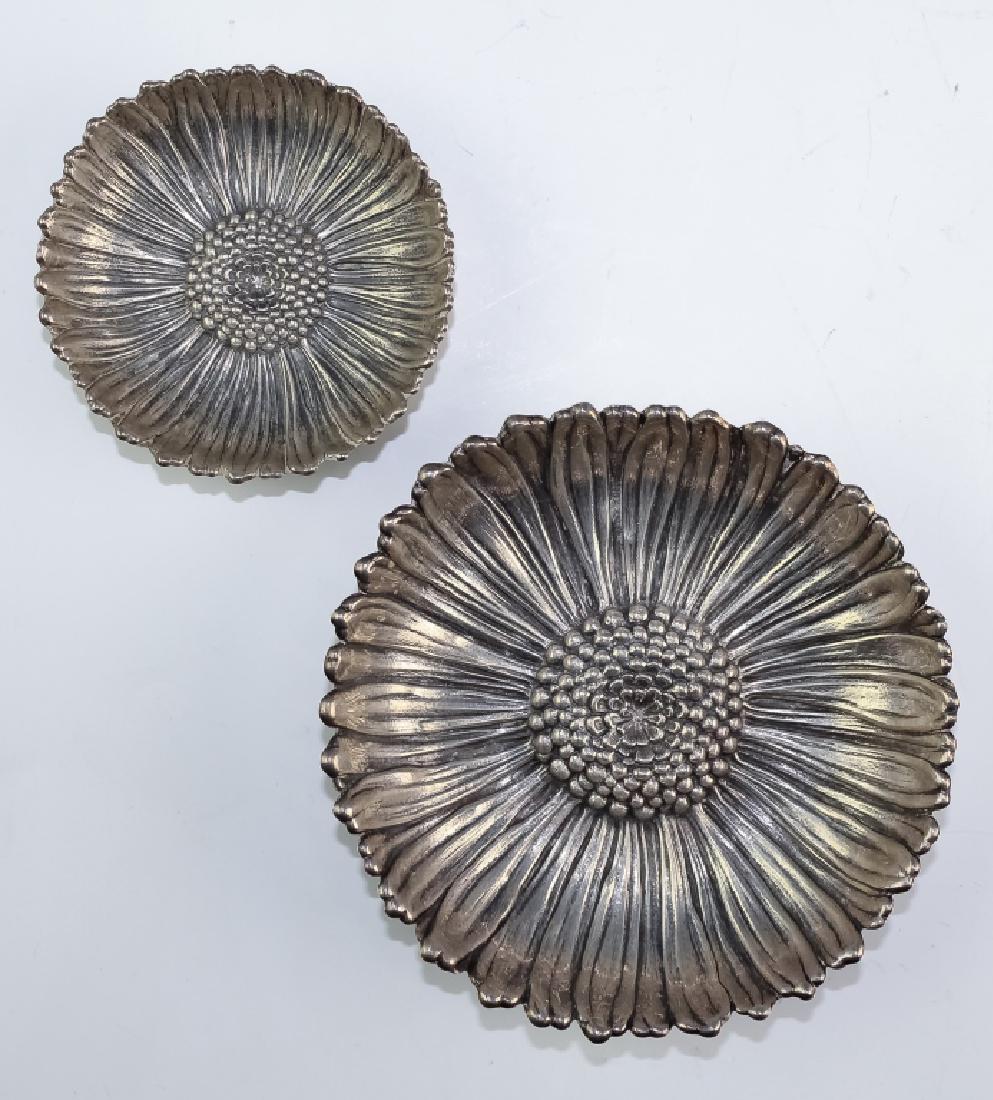 Buccellati Italian Sterling Silver (2) Floral Bowl: Lot of 2 Buccellati Italian sterling silver floral bowls. Features a 5" and 3 1/4" diameter bowls in the form of a daisy. Marked on base Buccellati Italy Sterling. Weighs 142 grams. Good overall condi