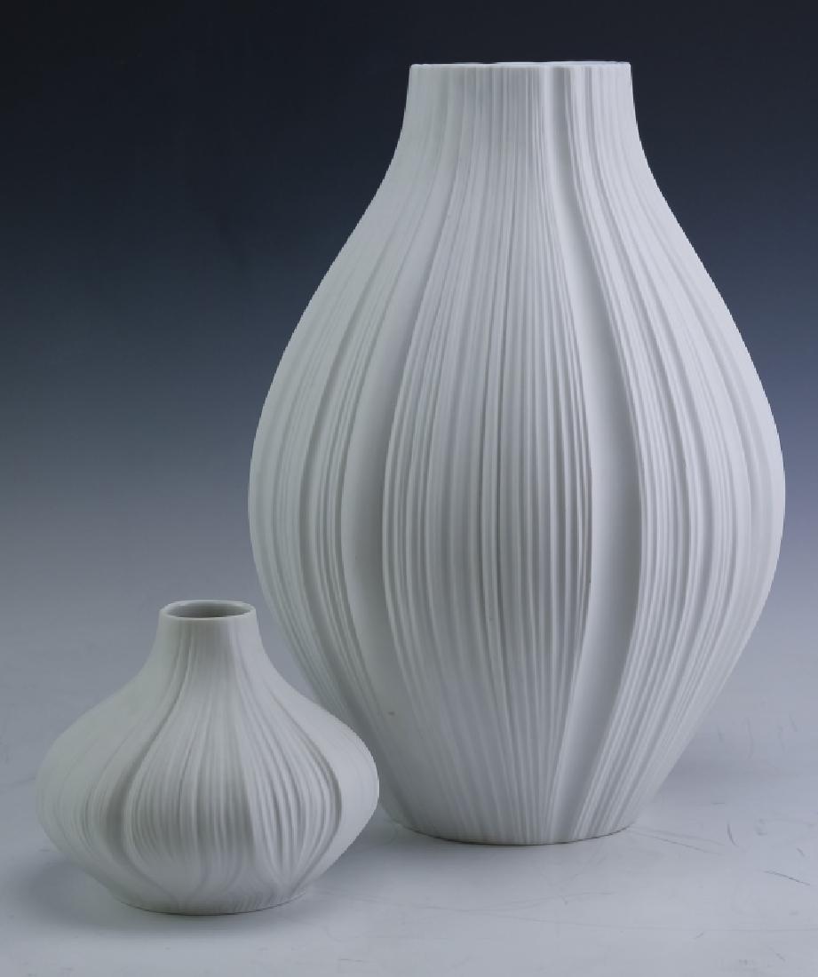 2 Martin Freyer for Rosenthal Studio Line Vases: Lot of two vases designed by Martin Freyer for Rosenthal Studio Line. Crafted of fine quality German porcelain in matte white finish. Onion or garlic shapes in the mid century modern style. Larger, nu