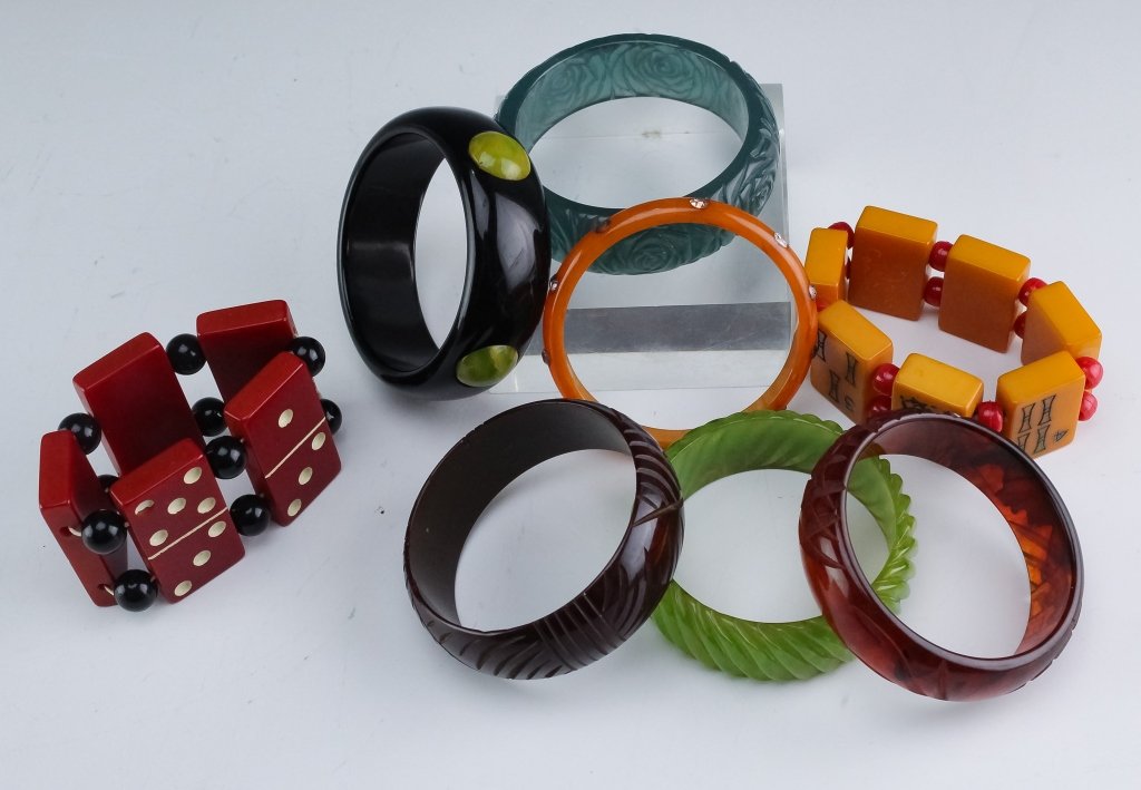 8 Vintage Bakelite Bracelet Bangles & Beads (1 of 10)