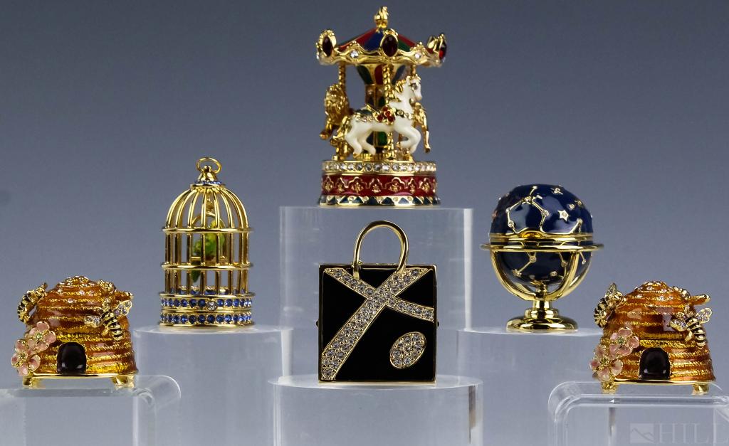 6 Estee Lauder Jay Strongwater Perfume Compacts (1 of 7)