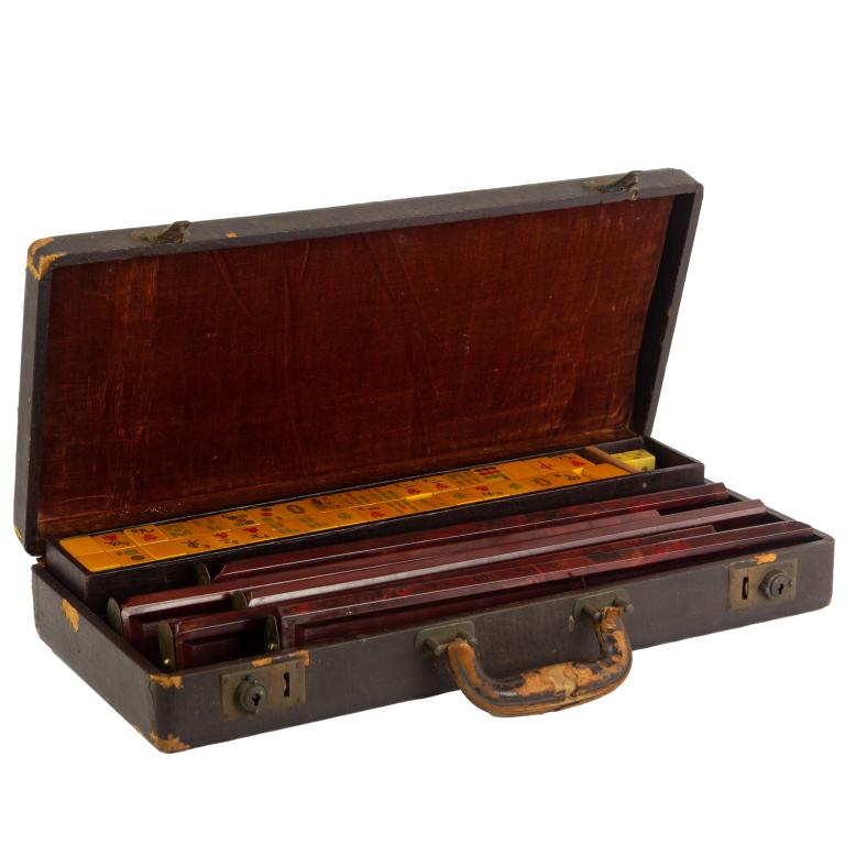 VTG 162 Tile Bakelite Mahjong Set With Racks Case: Vintage Bakelite mahjong set. Comes with 162 tiles, pair of dice, 4 racks and a carrying case. Fair condition with wear. Hill Auction Gallery in house USA continental Shipping $55 plus insurance. Gall