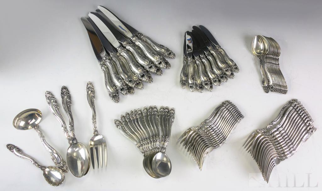 75 Pcs Gorham Sterling Silver Flatware Set 2937 gr: Assortment of sterling silver flatware by Gorham. Features the Decor pattern. Comes with the following pieces. (12) 6 1/2" round bowl soup spoons, (10) 7 3/4" dinner forks, (2) 7 1/4" forks, (12) 6" t