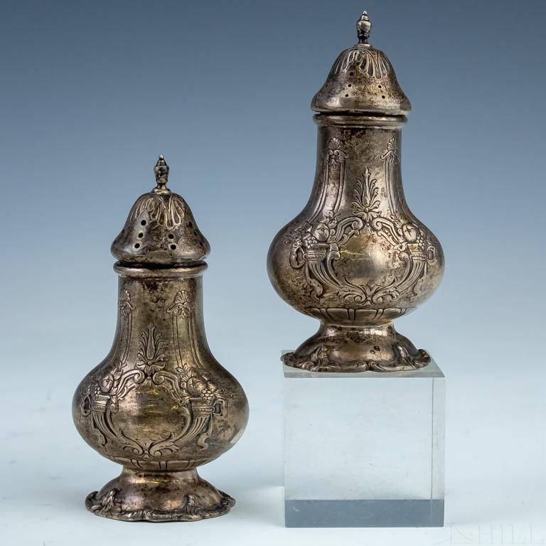 Reed & Barton Frances I Sterling Silver Shakers: Reed & Barton sterling silver salt and pepper shakers in the Frances the 1st pattern. Marked Reed & Barton Frances I X571 Sterling elephant date mark. Measures 4 3/4" x 2 1/2". weighs 208 grams. Good
