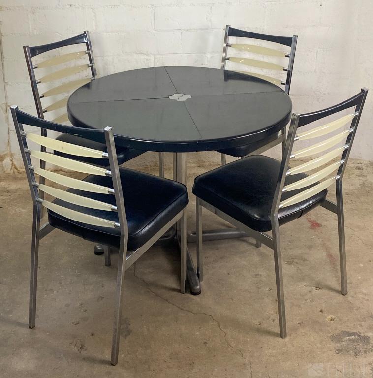 Giancarlo Piretti for Castelli Table with 4 Chairs (1 of 8)