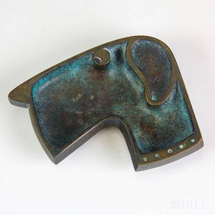 RR Rohac Mid Century Modern Bronze Dog Ashtray: Richard Rohac (Austria,1906-1956) Vintage mid century modern Scotty dog bronze ashtray, signed "RR-Made in Austria-263" Tray approximately 5 in. x 4 1/2 in. x 1/2 in. Good to fair condition, showing n