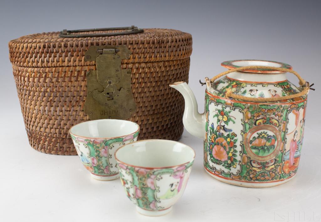 Chinese Rose Medallion Traveling Basket Tea Set (1 of 3)