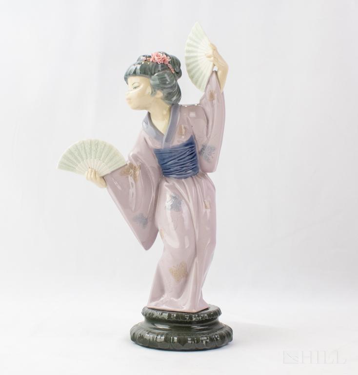 LLADRO Madame Butterfly #4991 Asian Geisha Figure (1 of 5)