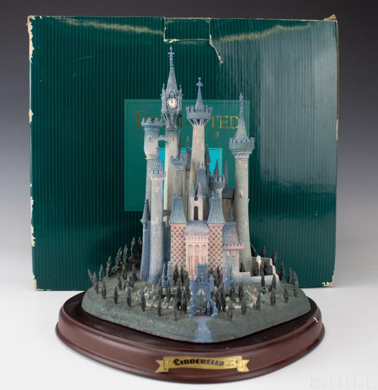WDCC Disney Enchanted Places Cinderella Castle (1 of 6)