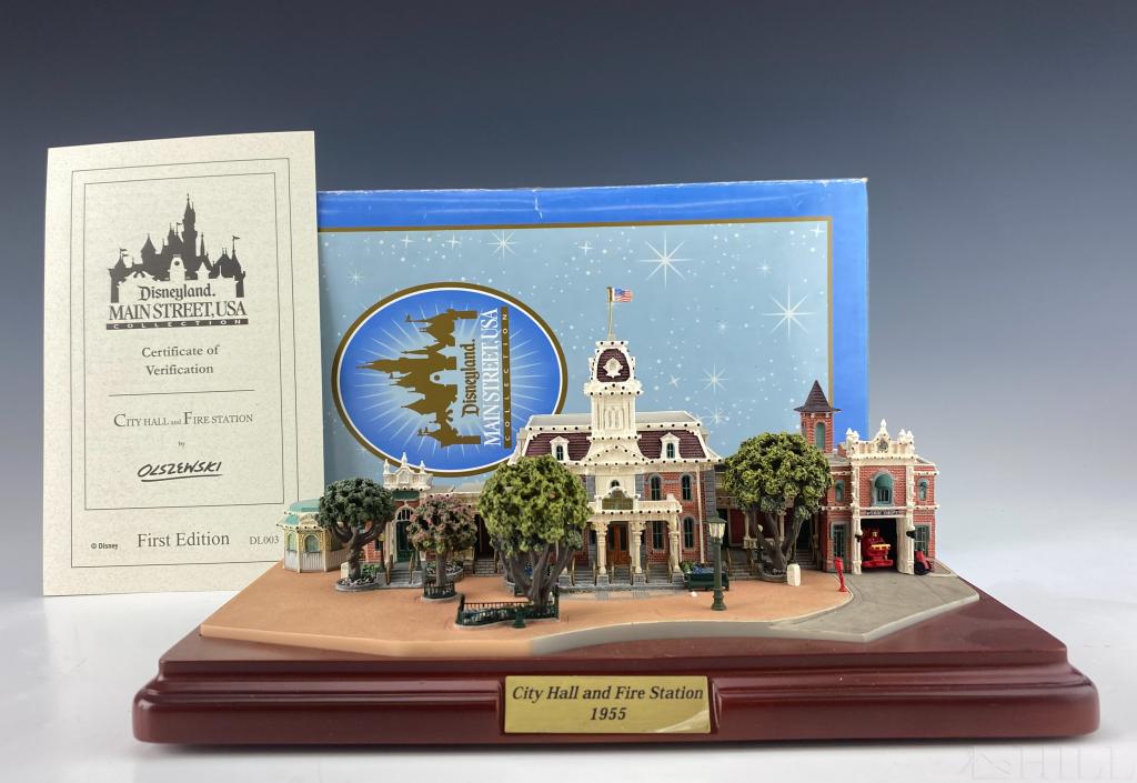 Olszewski Disney City Hall Fire Station LE w/Box (1 of 5)