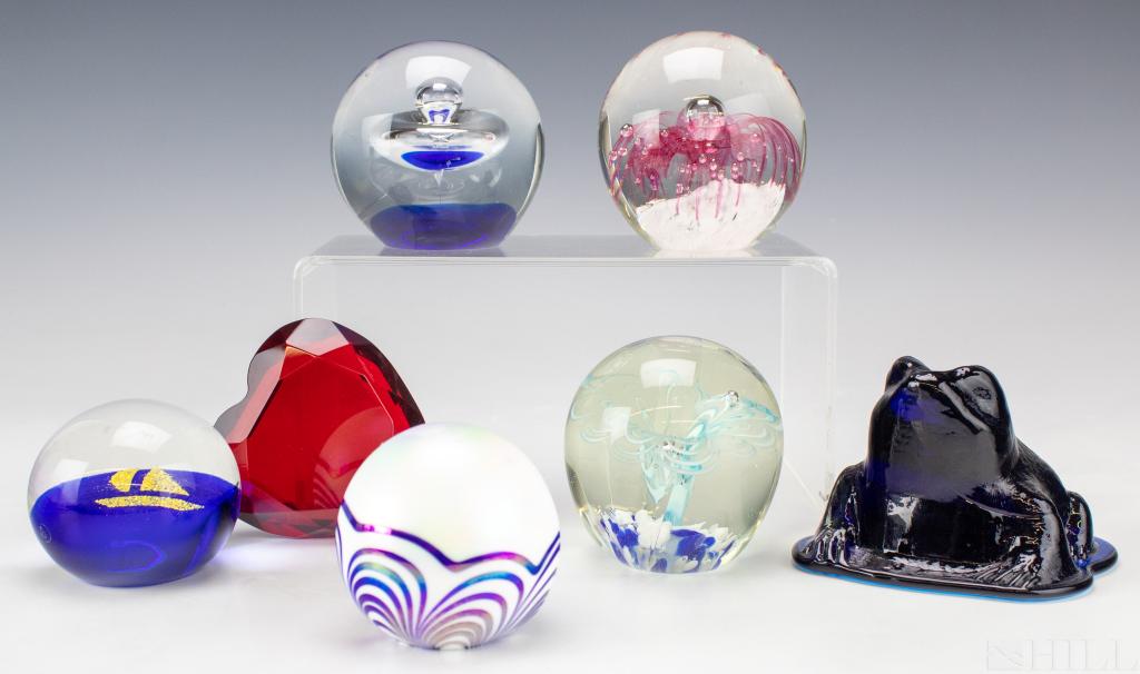 VTG Lot 7 Studio Art Glass Crystal Paperweights (1 of 9)