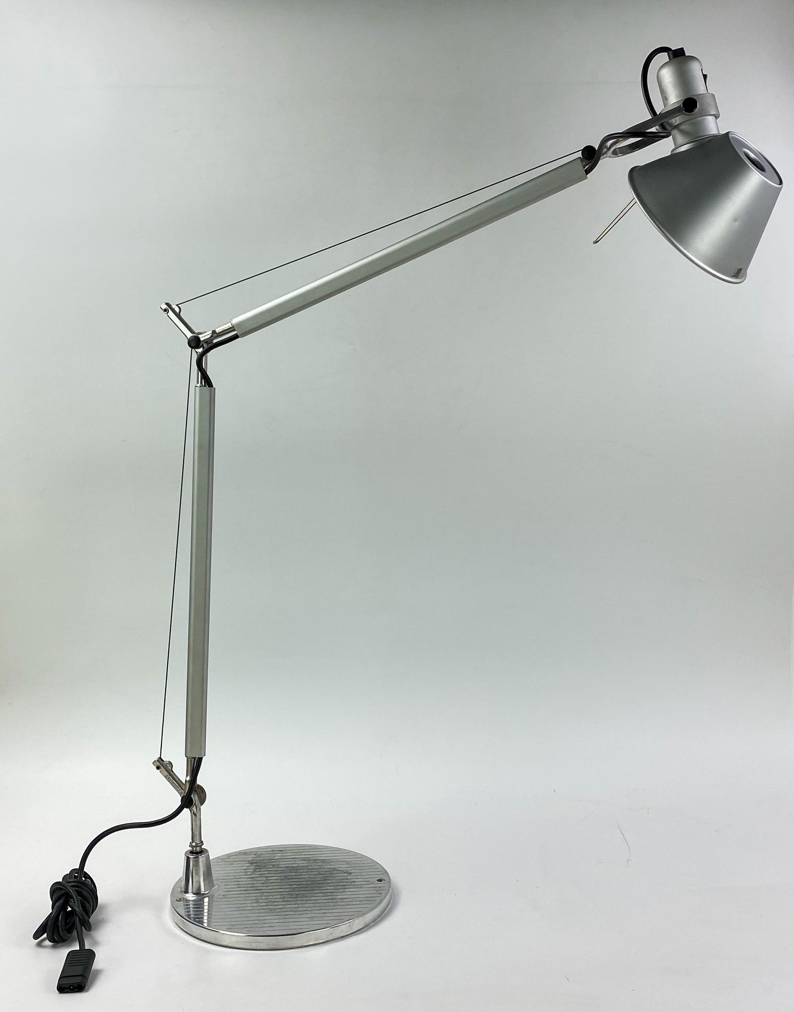 VTG Artemide Modernist Aluminum Crane Lamp Light: Artemide designer signed aluminum lamp. Features a frosted matte aluminum body and shade with polished chrome plated metal base. Adjusts to suit. Not tested and would need to be adapted to fit an outl