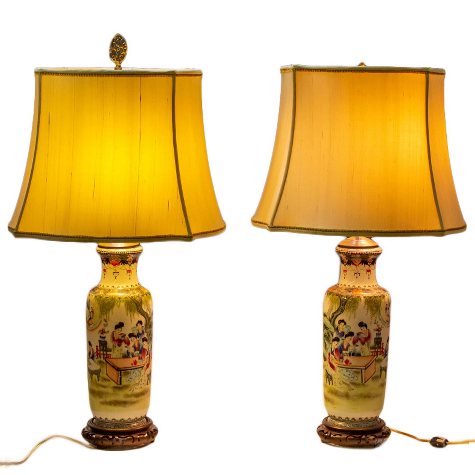 Chinese Republic Era Porcelain Vase Lamps PAIR (1 of 7)