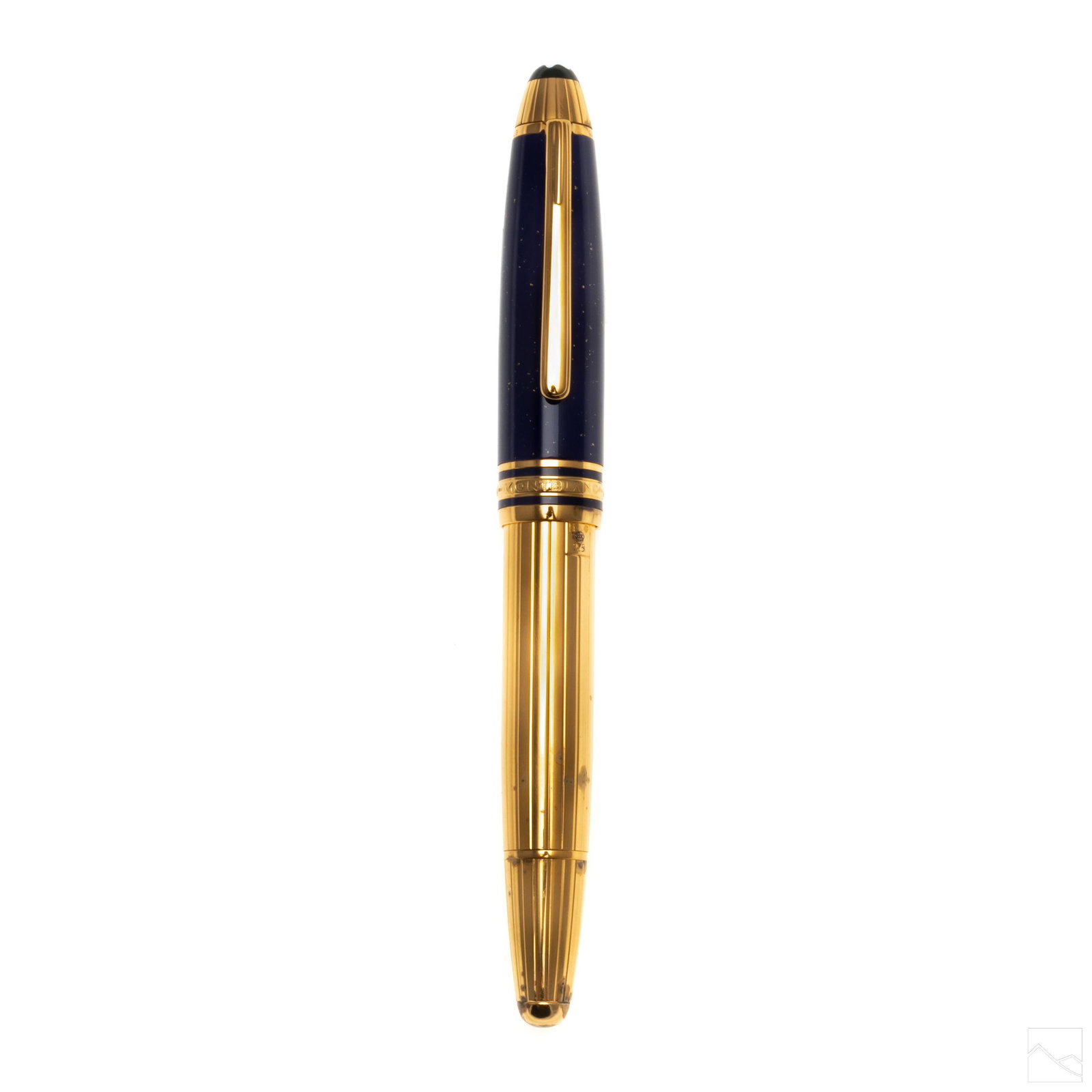 Montblanc Ramses 18K Gold 925 Sterling Silver Pen: Montblanc gold over sterling silver Ramses II LeGrand No146 18k gold nib fountain pen. Cap decorated with gold flecked blue lacquer. Marked Montblanc Meisterstuck 18k. Measures 5.5 inches. SHIPPING Hi