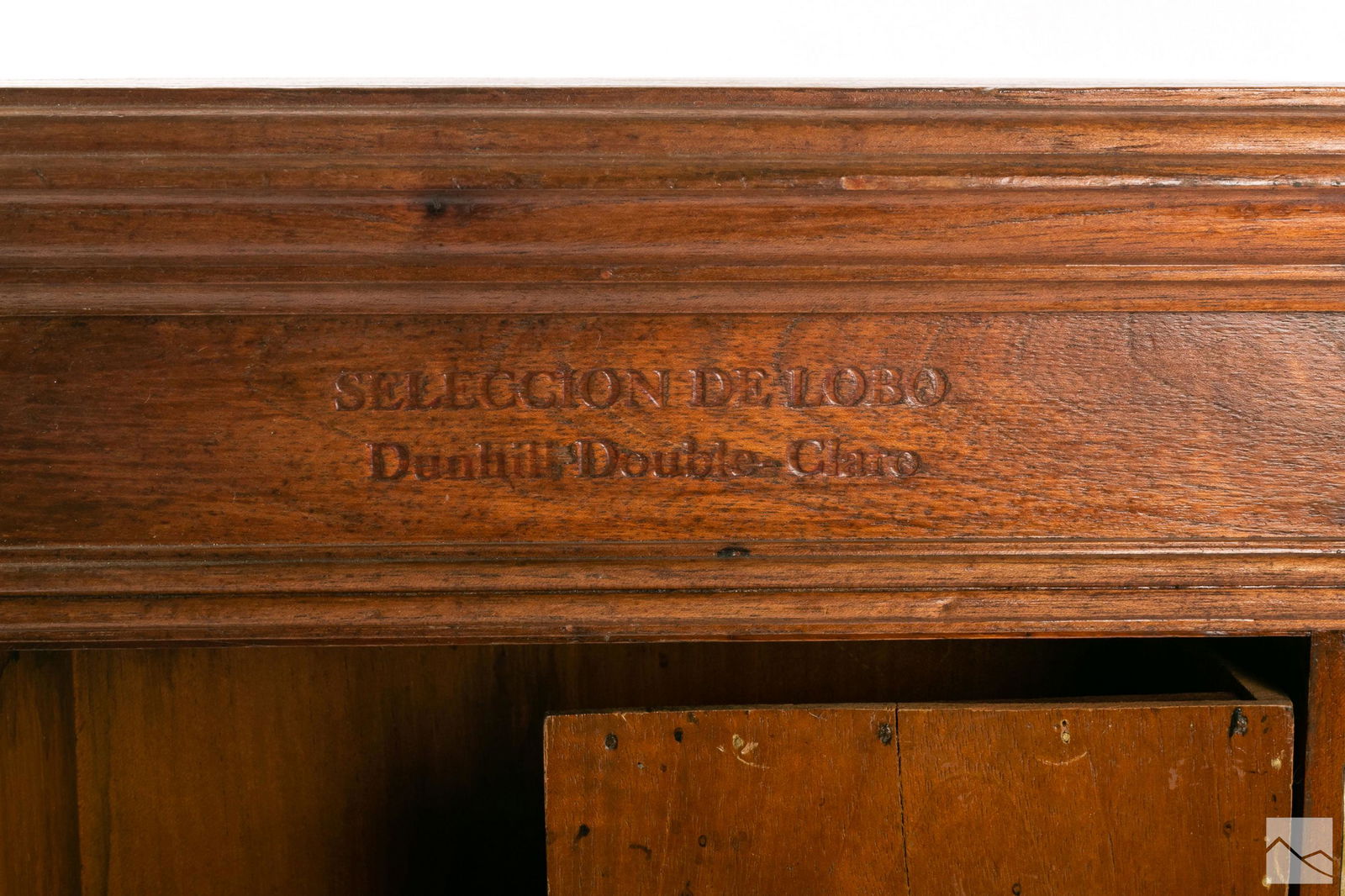 Dunhill Wood Seleccion De Lobo Cuban Cigar Cabinet