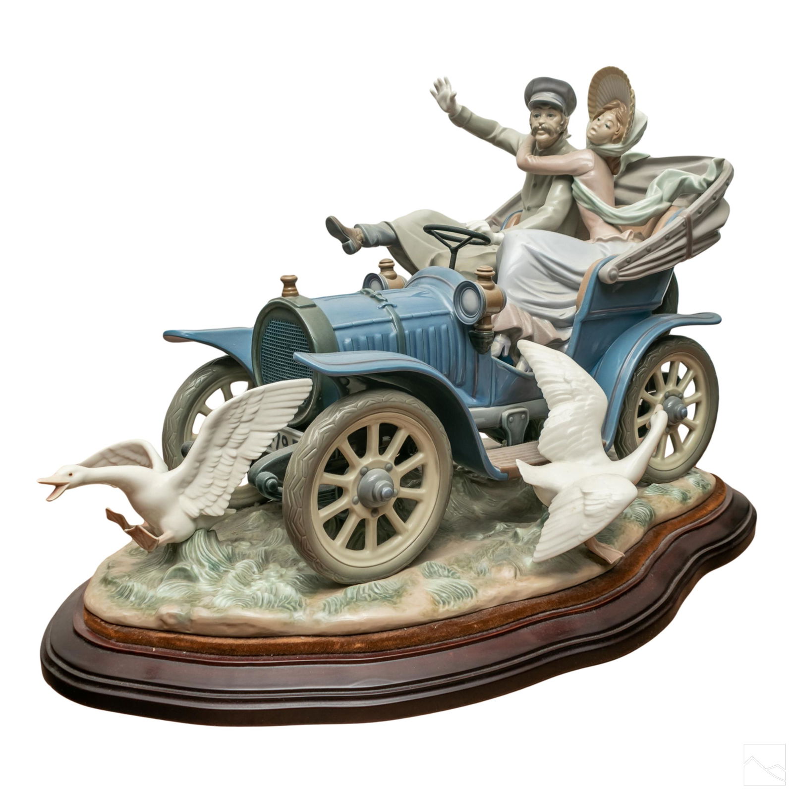 Lladro Car In Trouble Porcelain Figurine Sculpture (1 of 5)