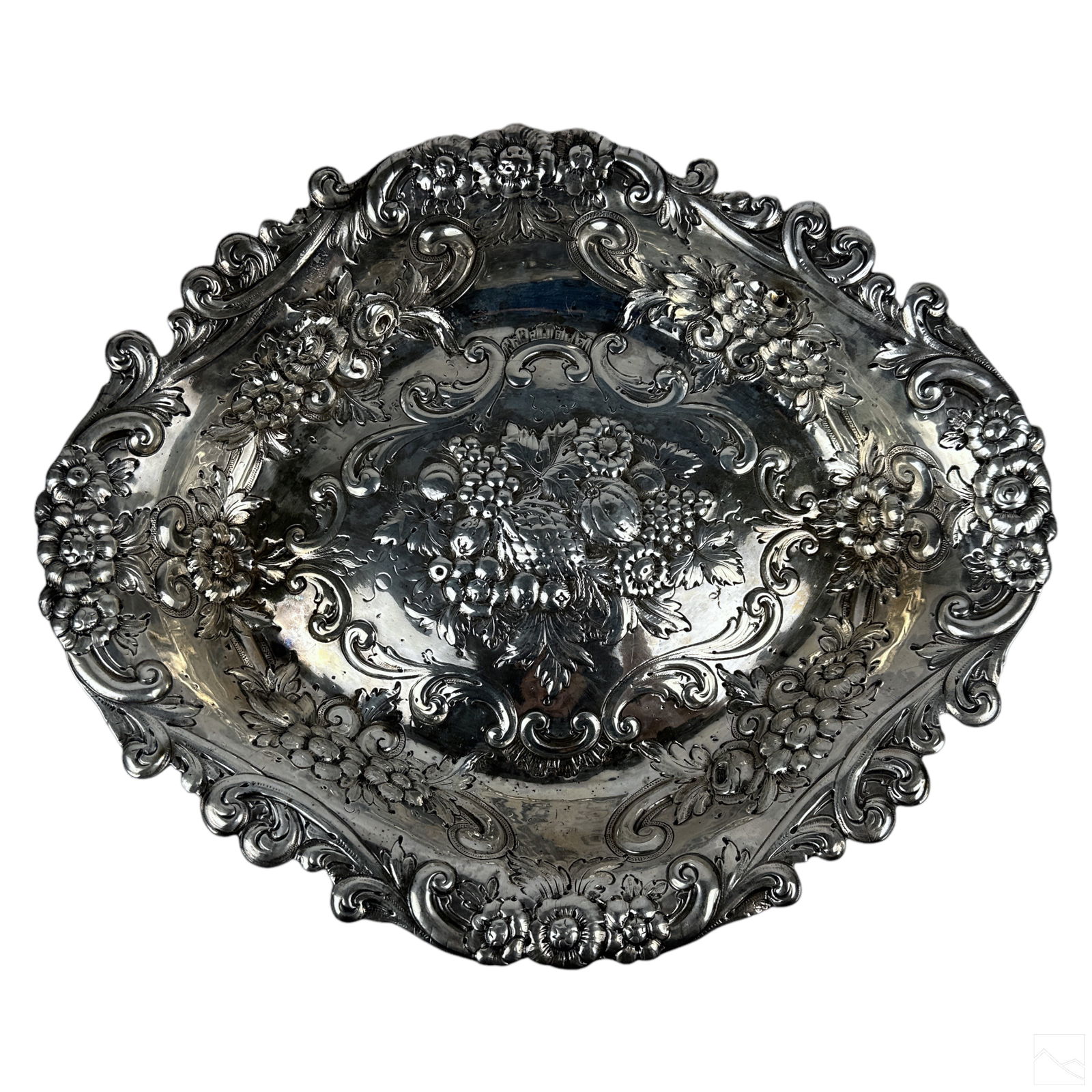 Paul Storr 1770-1844 Silver Repousse Basket 510g. (1 of 5)