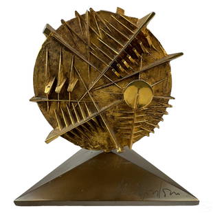 Arnaldo Pomodoro b.1926 Modernist Bronze Sculpture: Arnaldo Pomodoro (Italian, born 1926). A limited edition bronze statue with heavy gold patina, produced circa 1985. A Modernist work richly carved in deep relief to both sides in the artist's architec