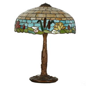 Wilkinson Antique Stained Glass Water Lilies Lamp