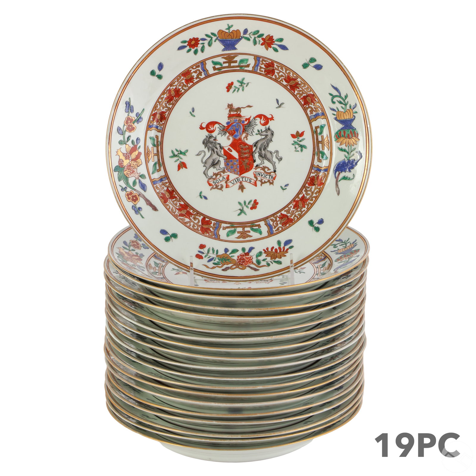Chinese Antique Porcelain Armorial Bowls 19pc. SET: An antique nineteen (19) piece set of Chinese export armorial porcelain bowls featuring a coat of arms with the Latin motto SOLA VIRTUS INVICTA ("The Only Invincible Power"). Motto associated with the