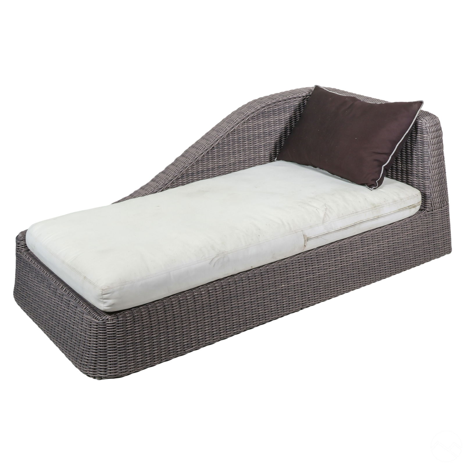 Janus et Cie Designer Rattan Outdoor Divan Daybed (1 of 7)
