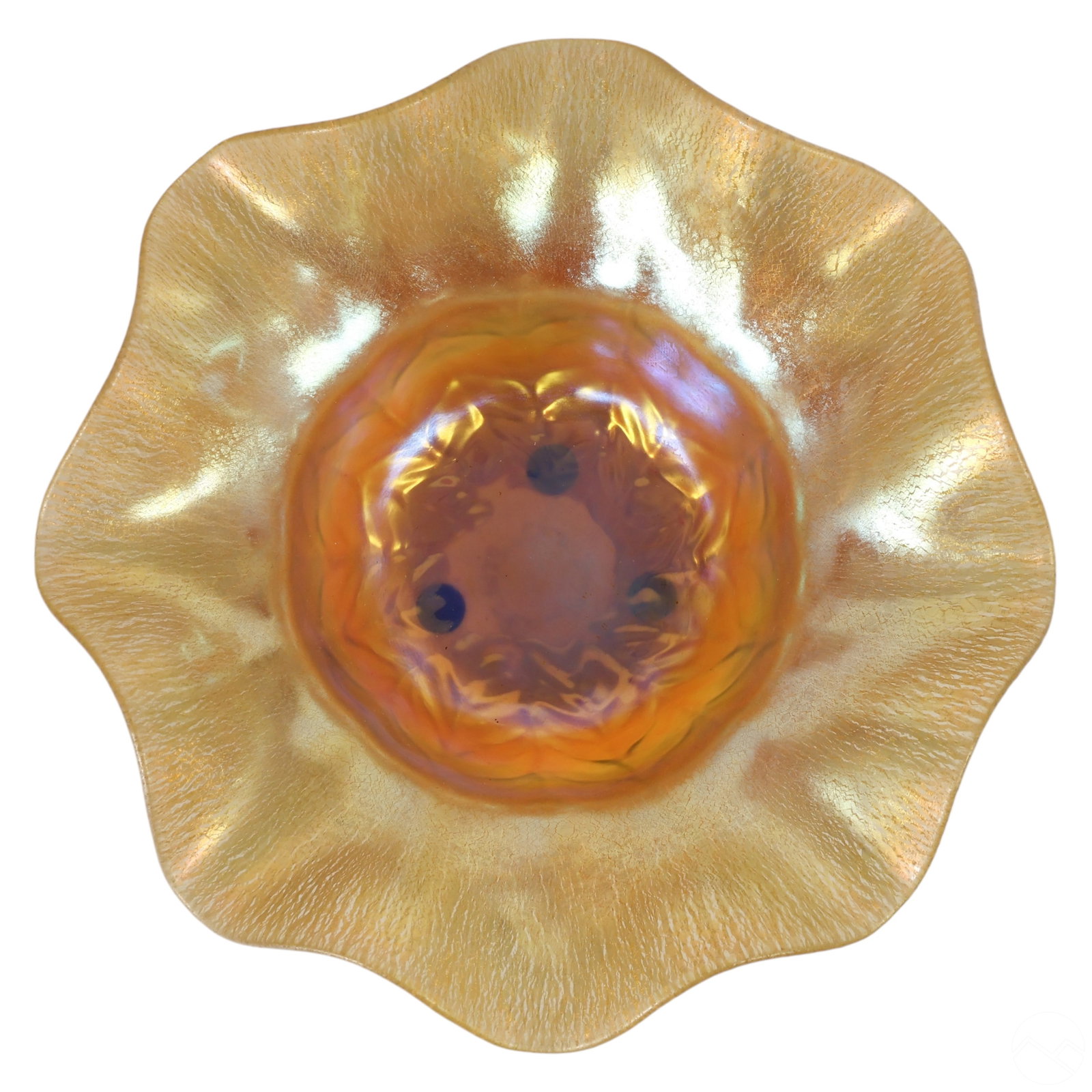 Louis C. Tiffany Antique Aurene Favrile Glass Bowl: An antique Favrile studio art glass bowl designed for Tiffany Studios (New York) by Louis Comfort Tiffany (1848-1933). This iconic Art Nouveau design showcases a gold aurene form with a wide ruffled s