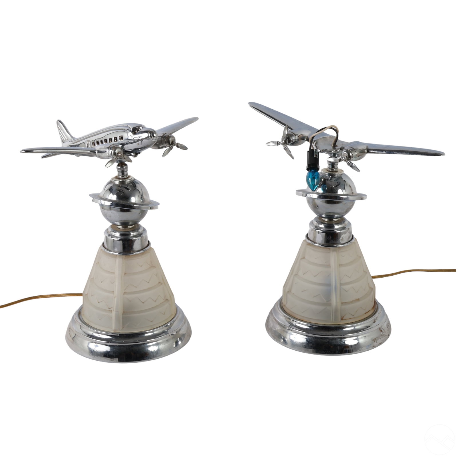 Dereco Classics Pair of Deco Style Airplane Lamps (1 of 11)