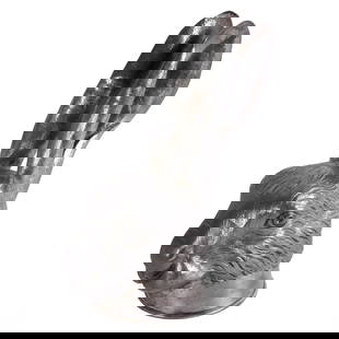 Tiffany & Co. London Sterling Silver Figural Hare Stirrup Cup 280g.: An antique Tiffany & Co. London sterling silver stirrup cup, crafted in the form of a hare's head. This piece features exquisite detailing, including long ears, finely textured fur, and lifelike