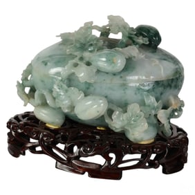 Chinese Carved Green Jade Foliate Gourd Lidded Box