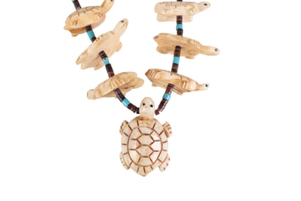 Native American Zuni Turtle Fetish Necklace 1970s