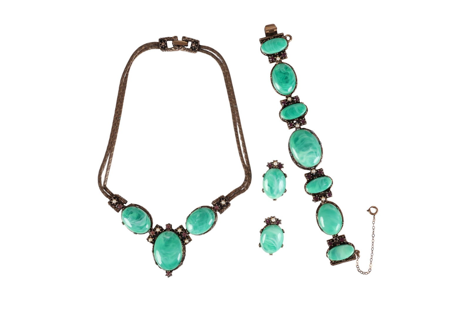 Vintage Designer Selro Faux Jade 1950s Parure SET: Vintage Russian-gold-plated Selro/Selini parure of necklace, bracelet, and clipback earrings, circa 1950s. Bracelet features hinged segments with a Florentine pattern, set with swirled Lucite cabochon