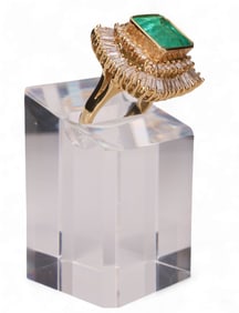 14k Gold 8.65 CT TW Emerald Diamond Ring Size 7.5