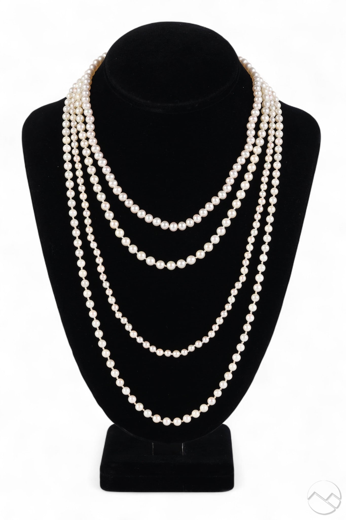 Akoya & Freshwater Pearl Necklace 14k Clasp 4p LOT: Lot of four pearl necklaces including three Akoya and one Freshwater strand. Pearls display creamy white tones with medium luster. Finished with 14K white or yellow gold clasps, tongues stamped 14K. N