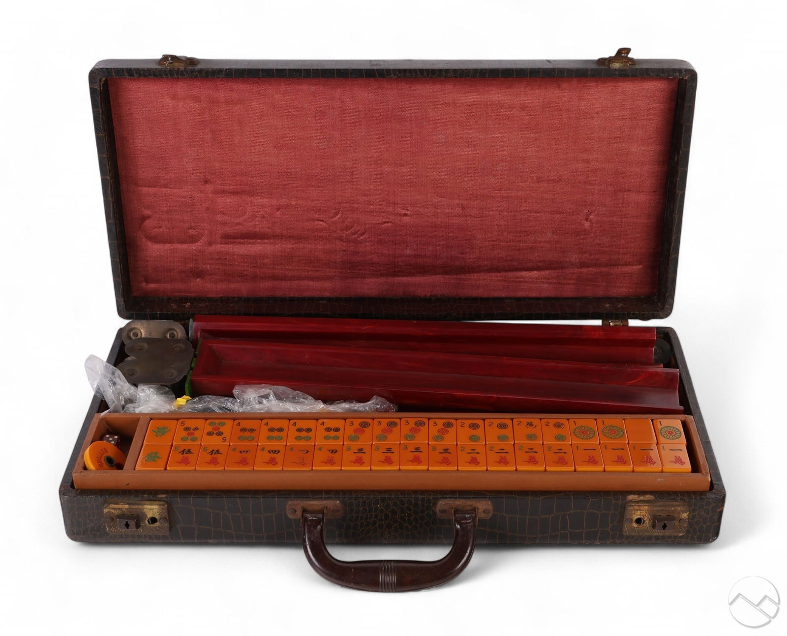Chinese Bakelite Mahjong Game Set and Travel Case (1 of 5)