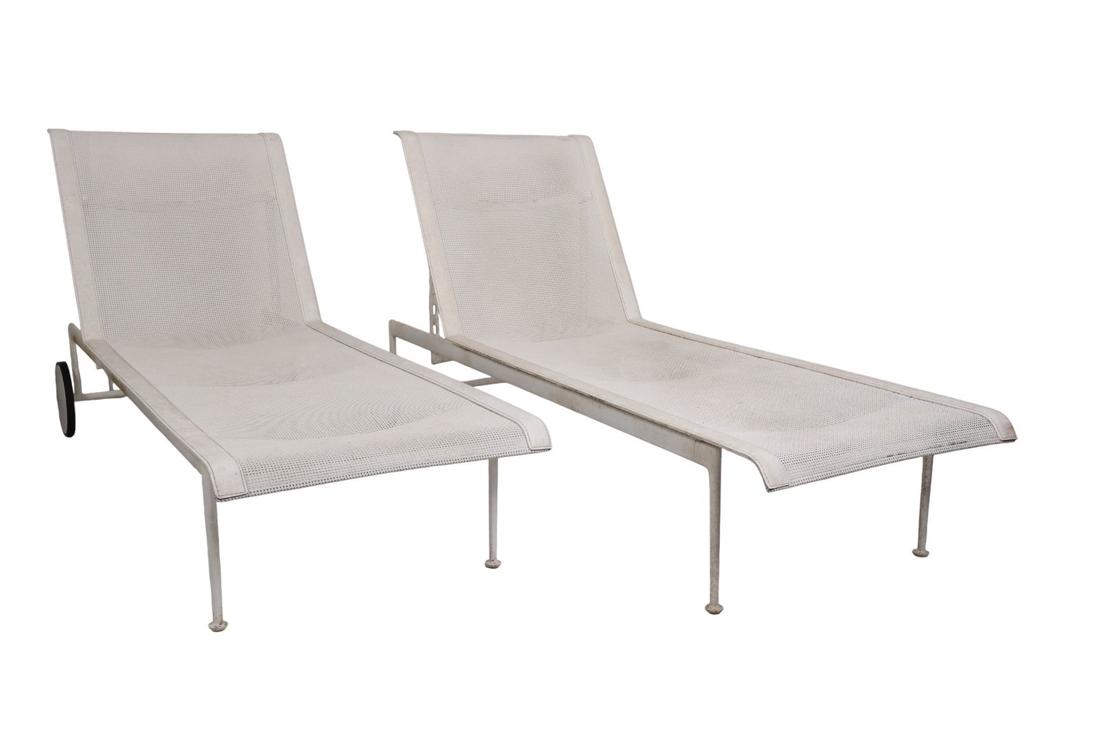 Pair of Richard Schultz for Knoll Chaise Lounges: Pair of Richard Schultz (American, 1926-2021), for Knoll designer poolside chaise lounges with white mesh seating and leather trim over metal frames. Each chaise includes rear wheels for transport and