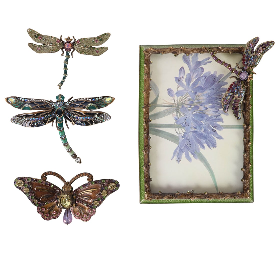 Jay Strongwater Dragonfly Frame Pin & Box 4pc LOT: Four-piece lot of Jay Strongwater including a dragonfly 4" x 6" photo frame, a dragonfly pin, an enameled dragonfly figurine, and a butterfly trinket box with hinged wings. All pieces feature applied