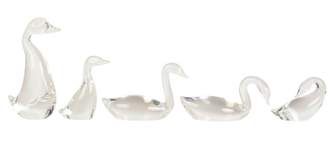 Steuben Crystal Duck Goose Gander Swan Sculptures: Group of five Steuben clear crystal art glass bird sculptures. Each piece modeled with curved body and defined head. Includes Upright Duckling #8129, Preening Goose #8344, Gander #8358, Swan Straight