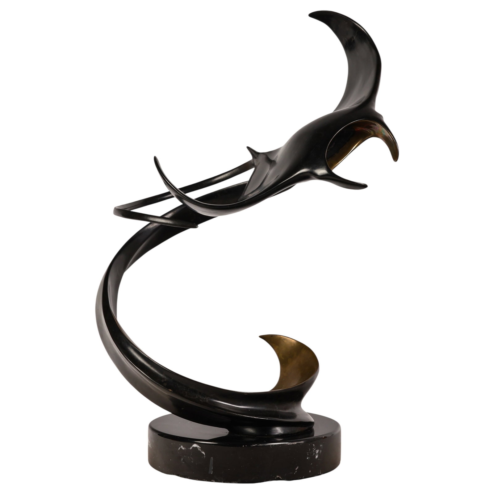 Scott Hanson 20/21c Bronze LE Manta Ray Sculpture: Scott Hanson (American, 20th/21st Century), bronze contemporary marine life sculpture depicting a stylized manta ray in motion with sweeping, fluid wings and an elegant abstract marine form. Mounted o