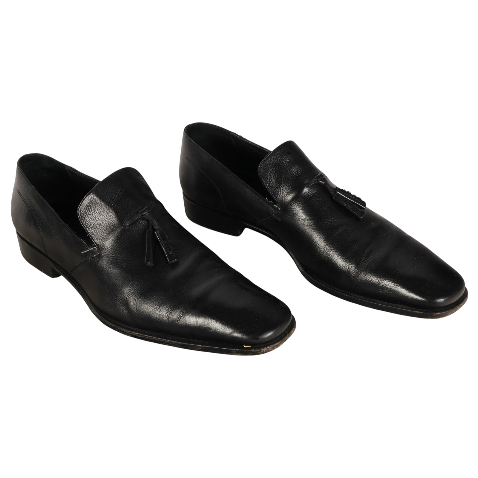 Gucci Men's Black Leather Tassel Loafers Sz 11.5 D: Gucci men's classic black leather tassel loafers featuring fine-grain leather uppers, squared toes, and traditional tassel detailing across the vamps. Leather soles with rubber heel caps, stamped size