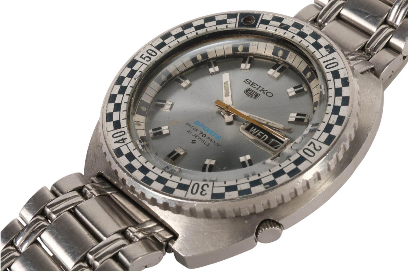 Seiko 5 Sports 6119-7170 Rally Vintage Mens Watch: Vintage men's Seiko 5 Sports stainless steel automatic wristwatch, ref. 6119-7170, featuring a gray sunburst dial with applied baton hour markers, luminous hands and markers, day-date window at 3 o'cl