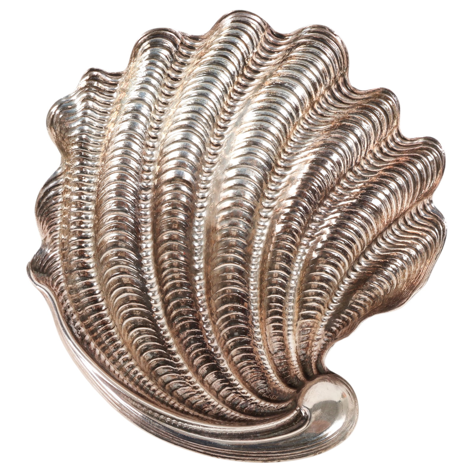 Buccellati Sterling Silver Shell Dish SIGNED 212g: Buccellati Italian sterling silver shell-form dish, featuring a deeply ribbed scallop shell design with a scrolling edge. Marked Buccellati and Sterling at bottom center. Combined approximate weight 2