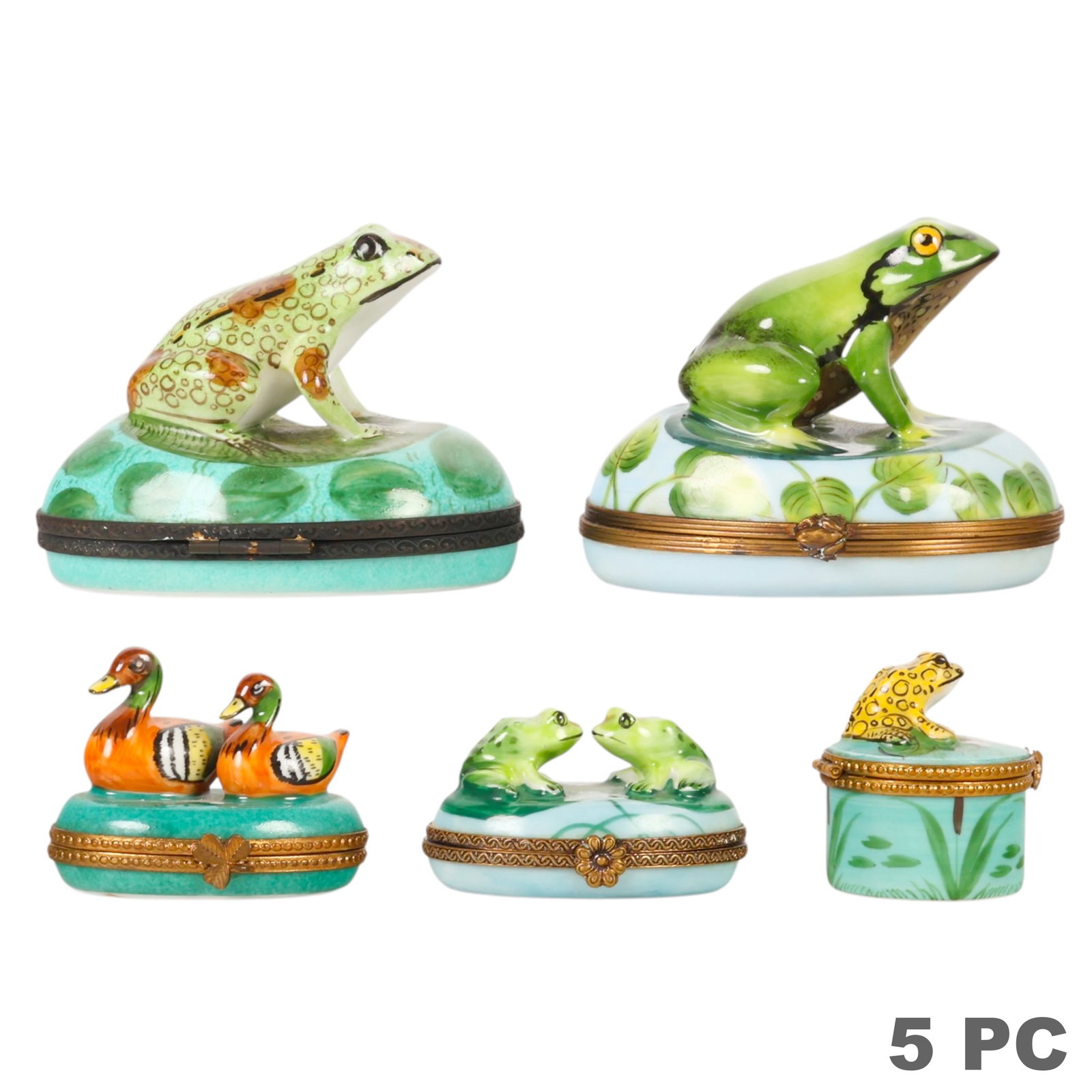 Limoges Hand Painted Frog Trinket Boxes 5pc LOT: Lot five hand-painted Limoges French porcelain trinket boxes, including three figural frog-form boxes, one pair of ducks on an oval base, and one small frog on a lily pad. All with hinged bronzed meta