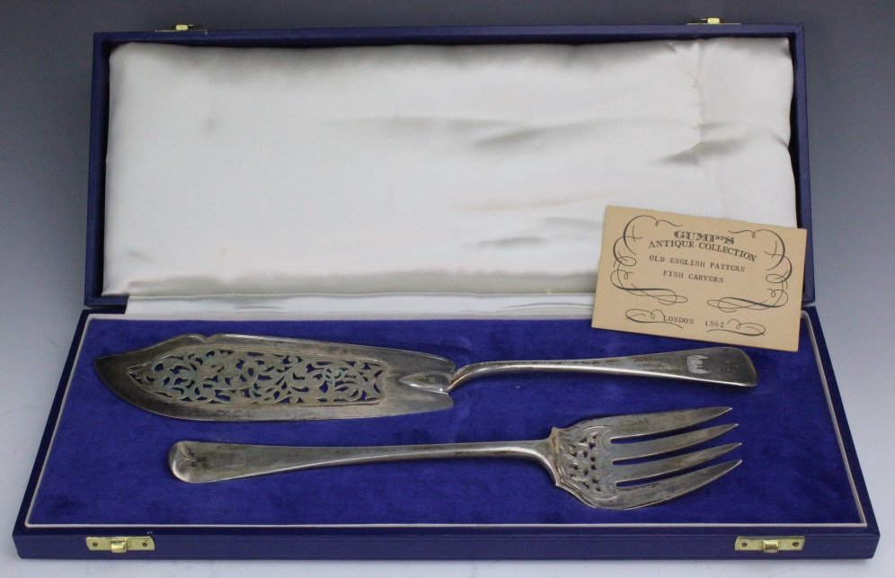 Antique Old English Pierced Silver Fish Set w Box (1 of 5)
