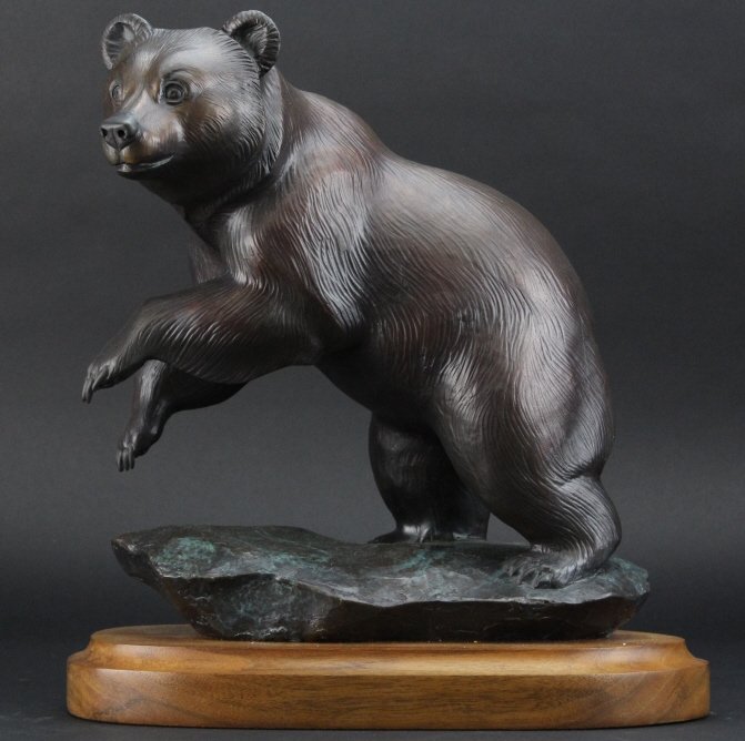 Jacques Mary Regat American Bear Bronze Sculpture: Jacques & Mary Regat American Alaskan Bear Sculpture. Crafted Of Fine Quality Solid Cast Bronze Attached To A Wood Base. Title: "What's Up." Features A Wild Alaskan Bear In Stride. Signed On The Base.