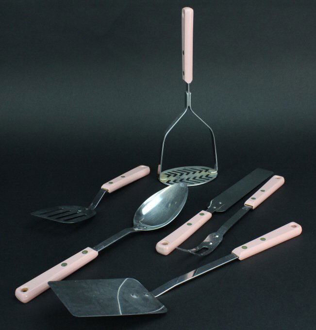 Pink Handle EKCO Kitchen Utensils Morris Lapidus Estate (1 of 5)