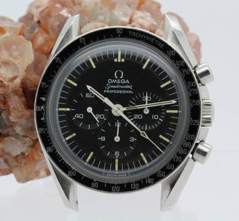 1969 Mens Omega Pre Moon Speedmaster Chronograph 861: Rare Omega pre-moon Speedaster chronograph Cal 861 1969. Fine and rare mens steel wristwatch was the second series in the line which has the crown guards. Serial number 145022-89ST. Original steel